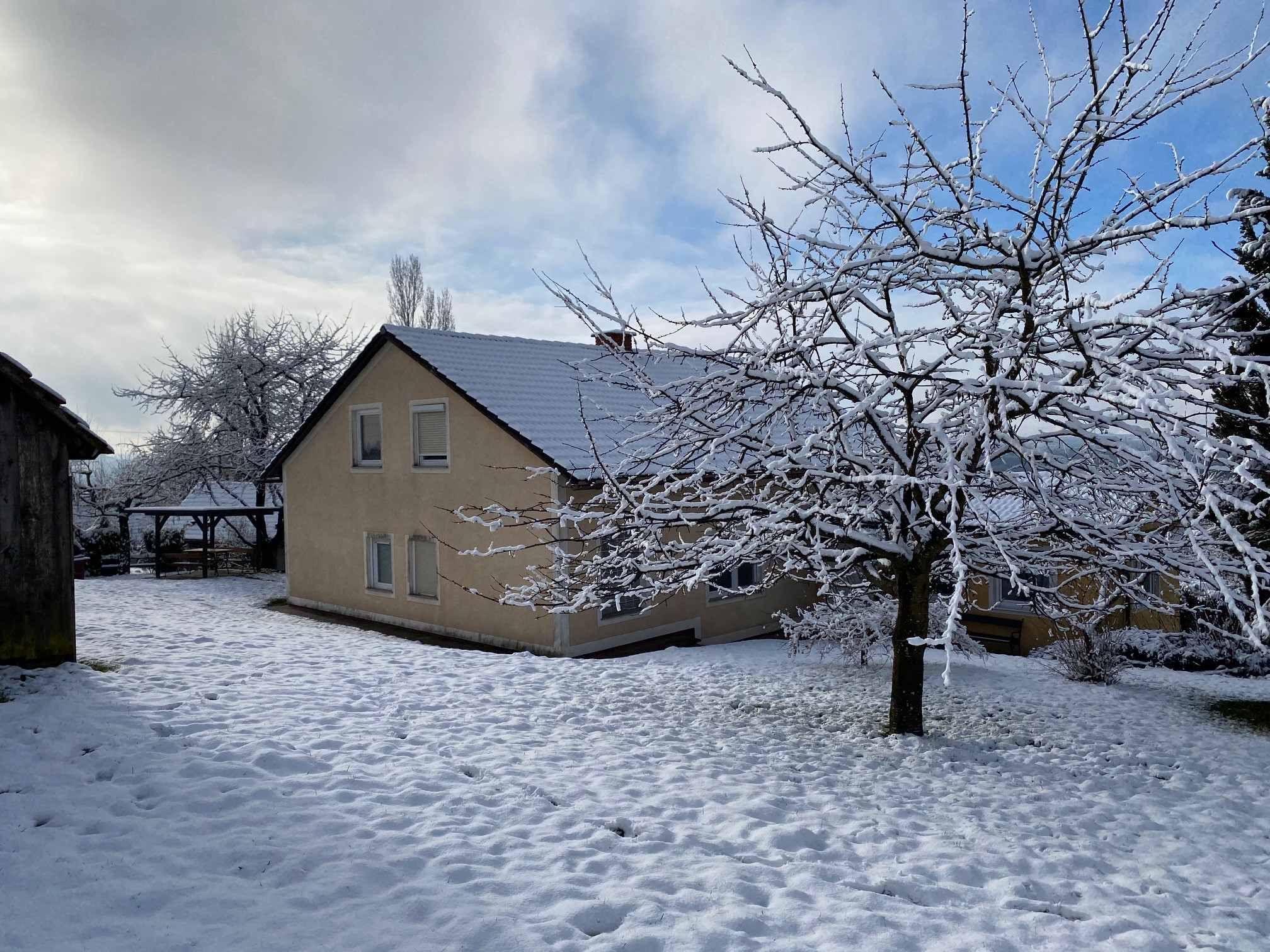 *Toller Ausblick* Schönes Haus auf dem Gniebing Berg mit