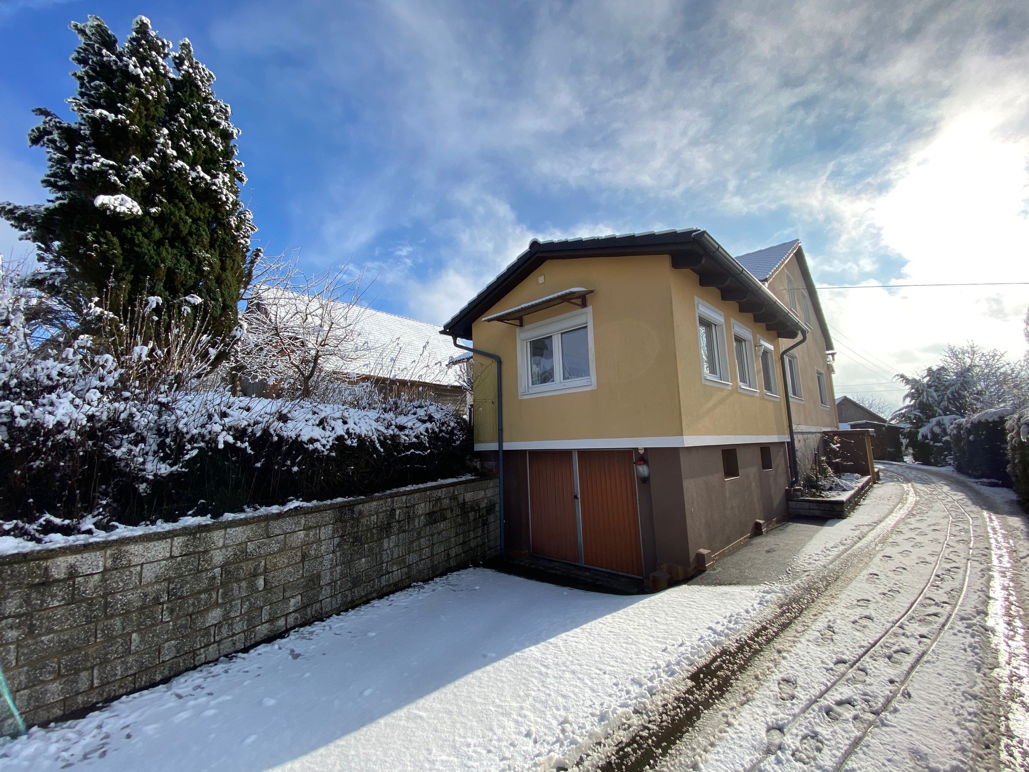 *Toller Ausblick* Schönes Haus auf dem Gniebing Berg mit